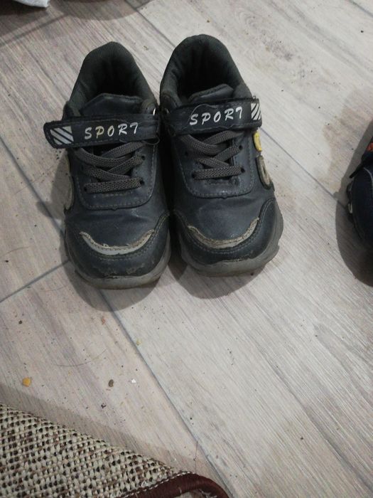 Продам обувь детскую