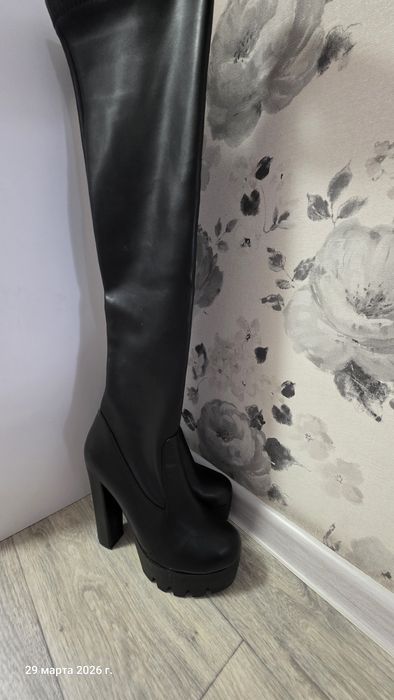 Женская обувь  39-40 размера