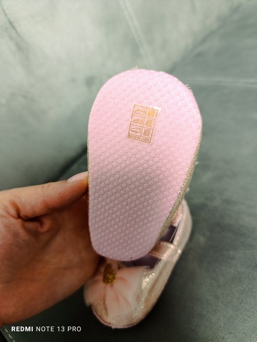 НОВИ бебешки пантофки