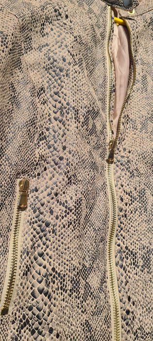 Jachetă damă Promod model tip piele de șarpe – modernă, stare bună