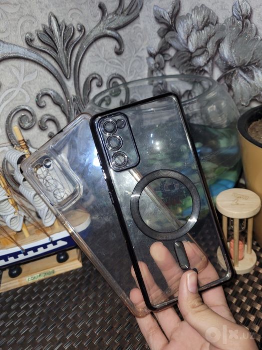 Samsung s20 fe почти новенький