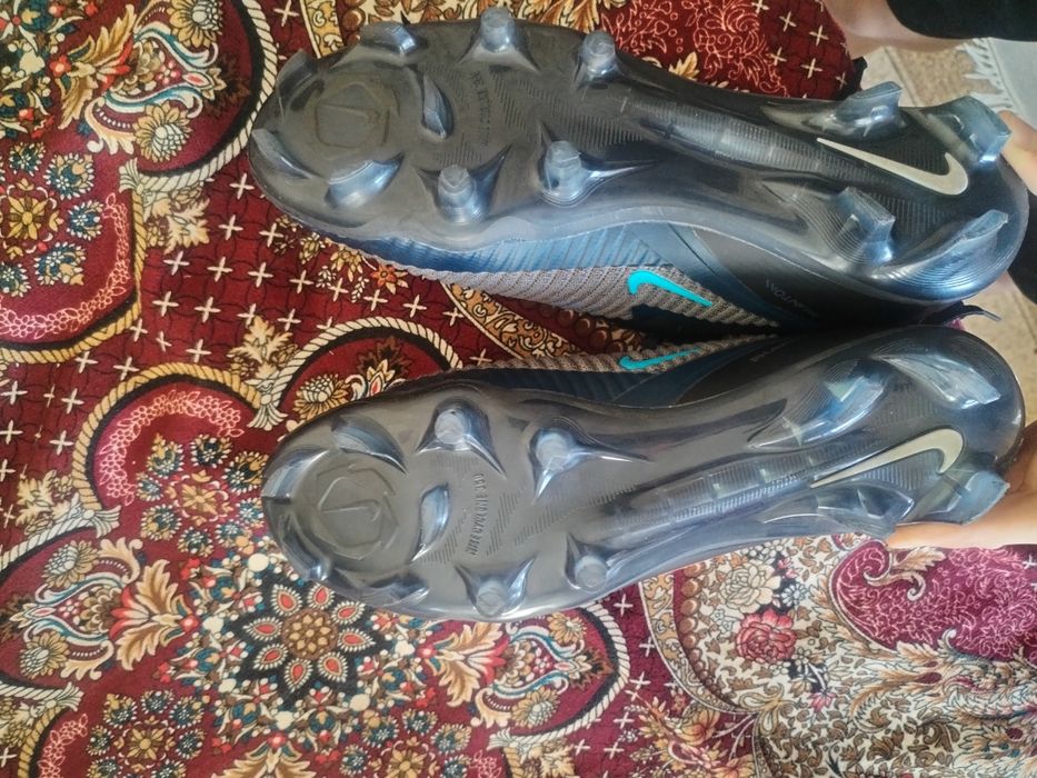 Nike phantom butsi 41 razmer