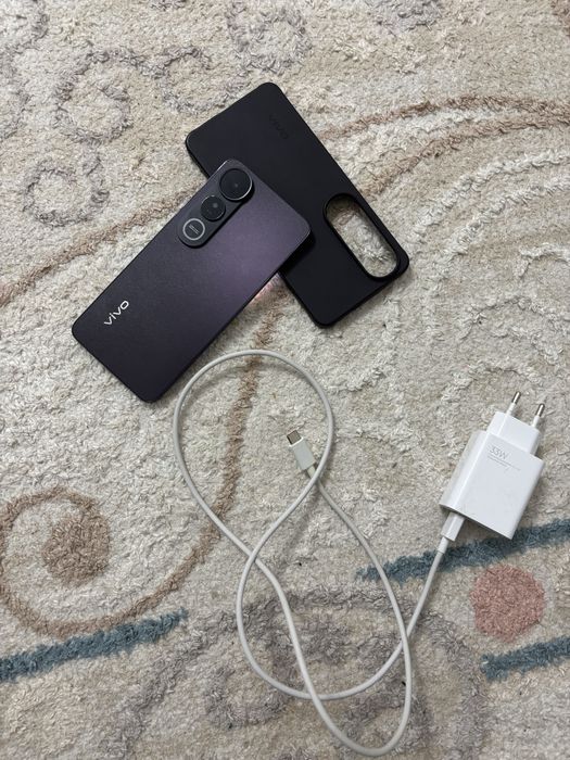 Продается телефон Vivo 50 Light