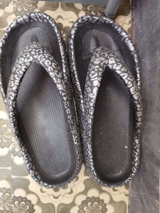 Дамски чехли, които се ползват и на мокро