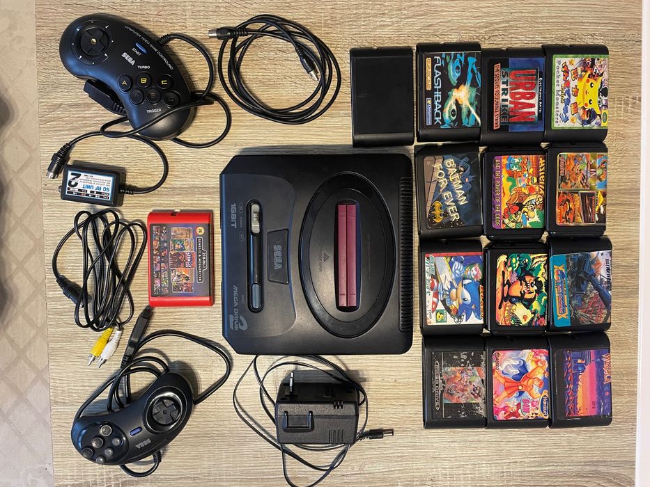 SEGA mega drive II + 14 дискети + телевизор 14 инча-подарък