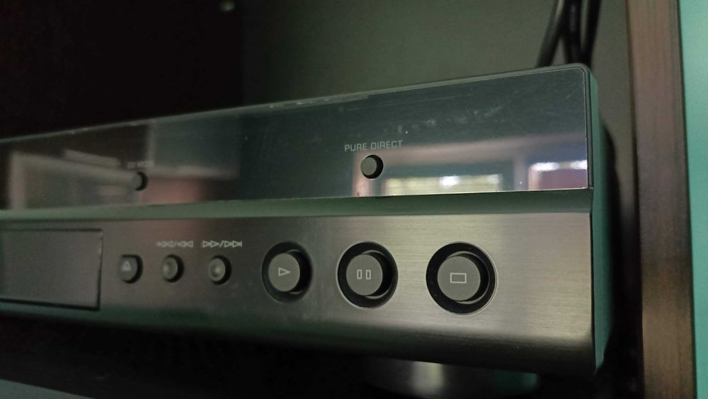 Yamaha BD-S681 Blu-ray player Wi-Fi 3D upscaling 4K Miracast