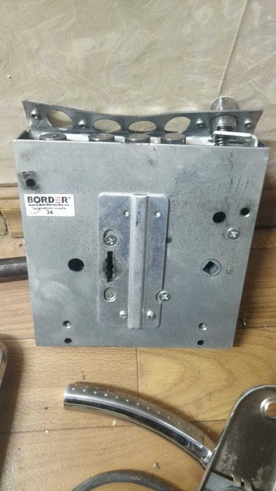 Вскрытие замков Замена установка замка ремонт Медвежатник