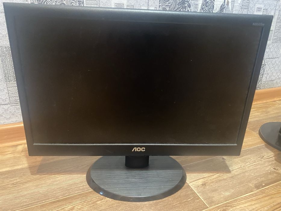 монитор с разъемом VGA (отдам переходник с hdmi видеокарты на монитор)