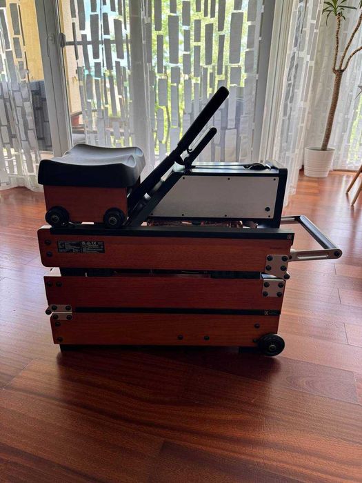 Aparat de vâslit (rowing machine) Kingsmith WM10 – pliabil, stare impecabilă
