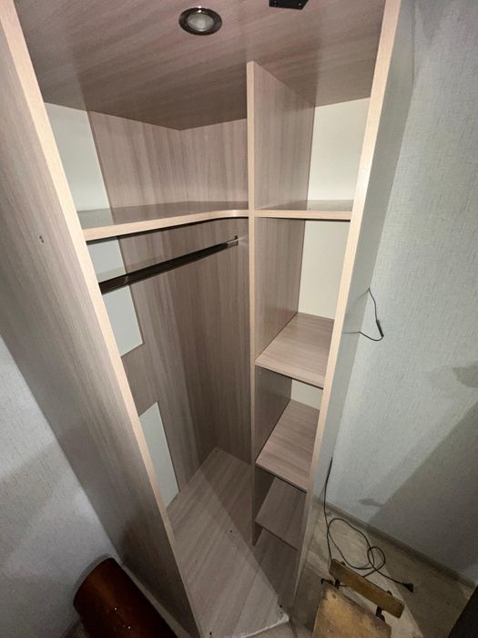 Продам шкаф угловой