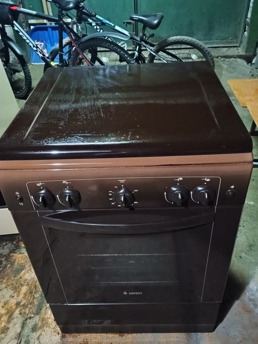 Продам газ.плиту б/у