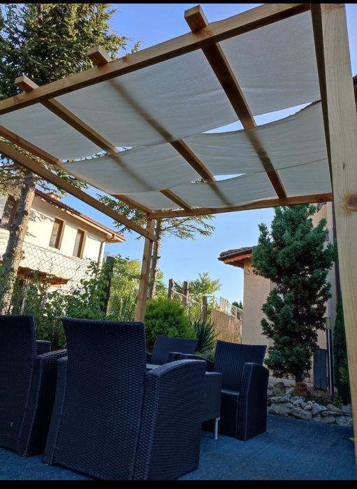 Под наем двуетажна къща в с. Кичево