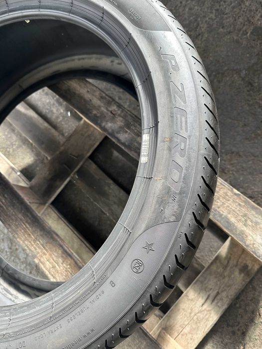 O Anvelopa Vara 275/40 R20 106W PIRELLI P Zero RSC cu steluta BMW