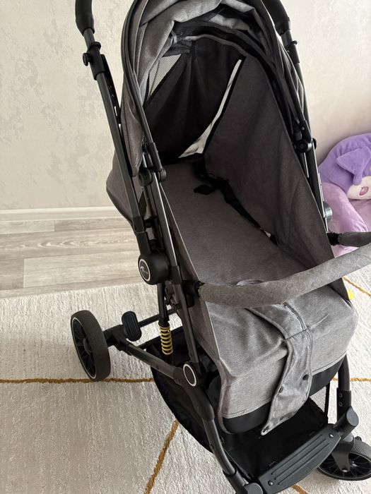 Продам прогулочную коляску