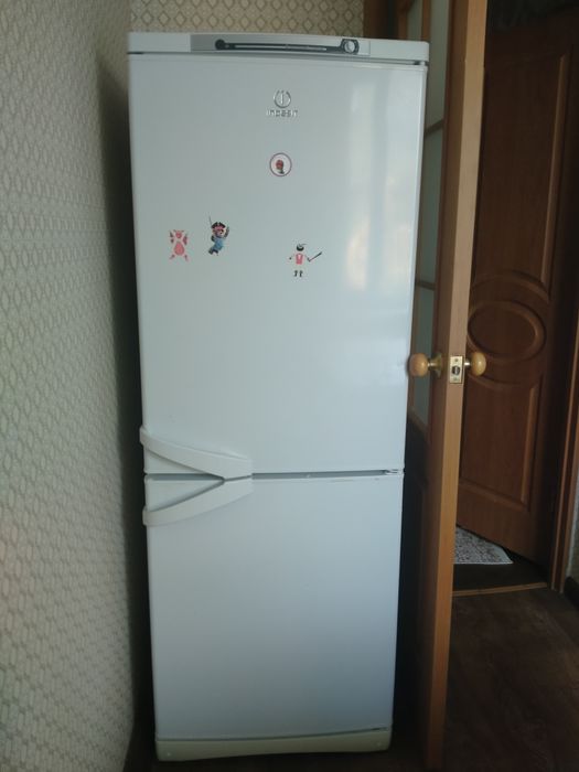 Продам холодильник