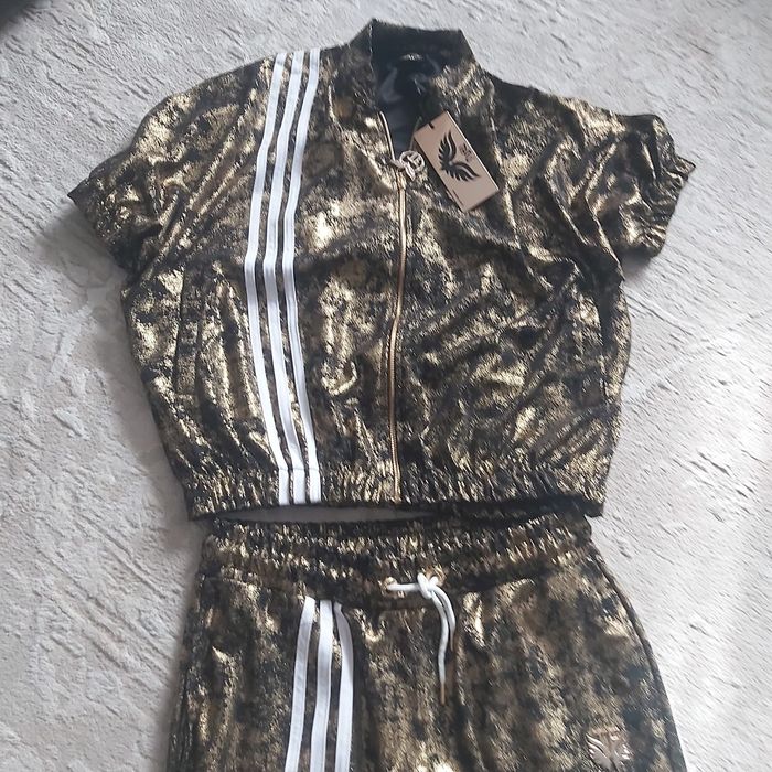 Продам турецкие костюмы