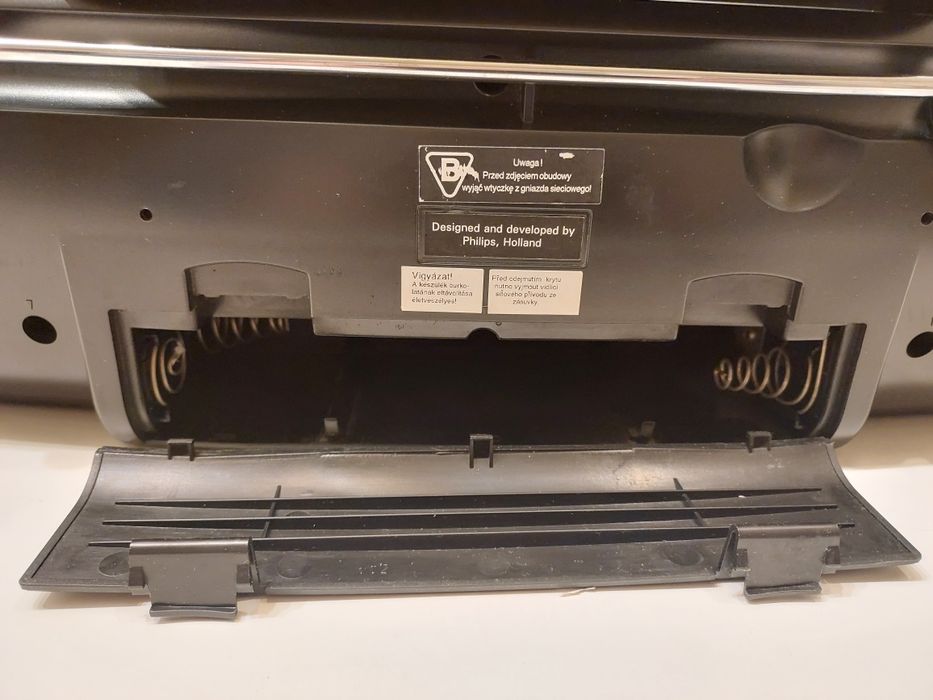 Dublu radiocasetofon Philips Boombox AW7150. Funcționare foarte bună.