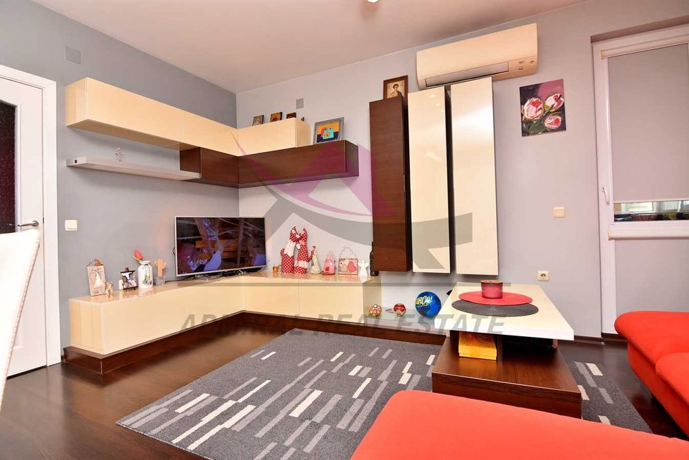 Продава се Двустаен апартамент в Варна, Цветен квартал - 88 кв.м за 2273 €/кв.м - Снимка #4