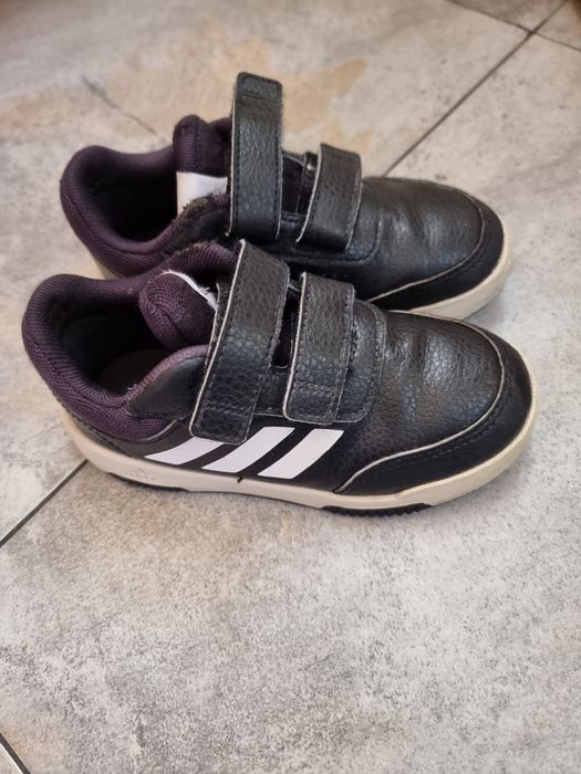 Продавам детски маратонки и пантофи