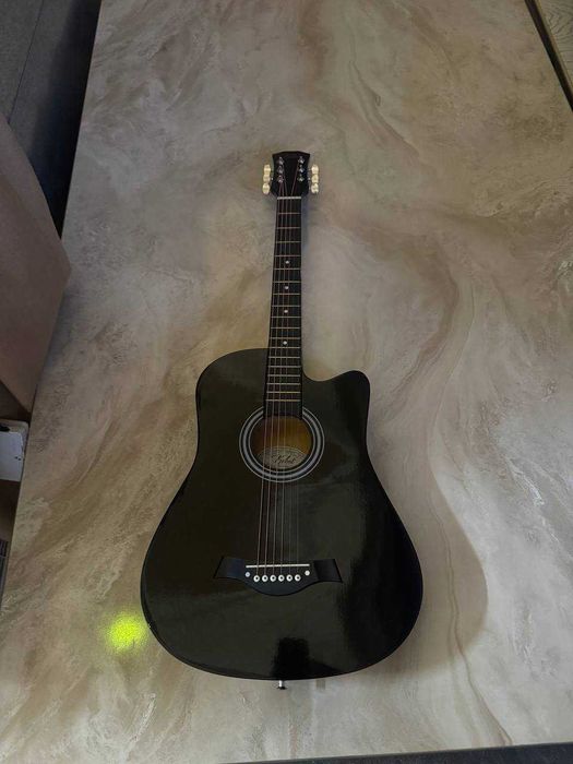Gitara akustika skidka