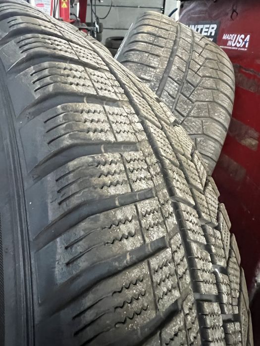Джанти със зимни гуми 235 50 19 AUDI