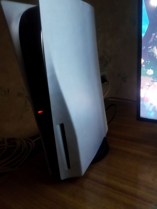 Продам ps 5 с телевизором