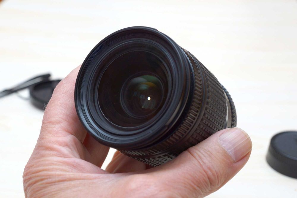 Продавам обектив AF Nikkor 28-80/3,5-5,6D фулфрейм
