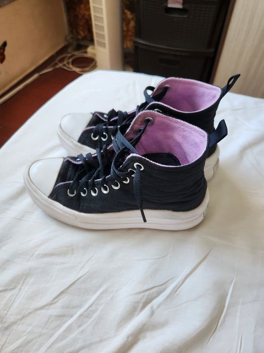 Adidasi gheata dama Converse nr 38
