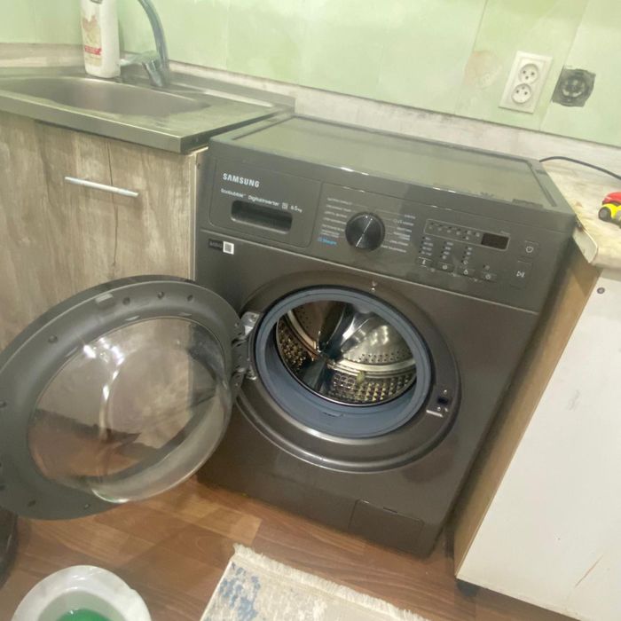 Продам стиральную машину