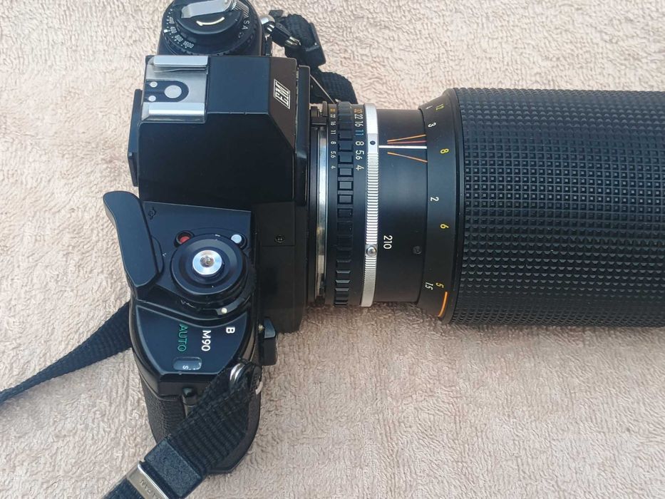 Aparat foto Nikon EM