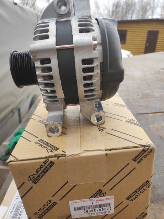 Продам Генератор на Лексус 570