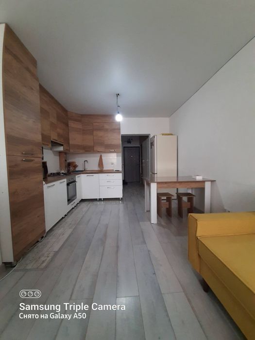 Продам квартиру  2-х комнатную студию