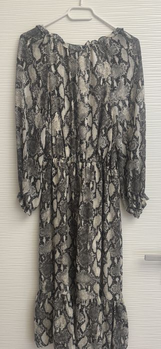 Рокля зара с животински мотивив в размер хс