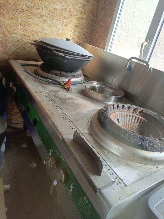 Вок плита ,тестомес ,лапшеварка