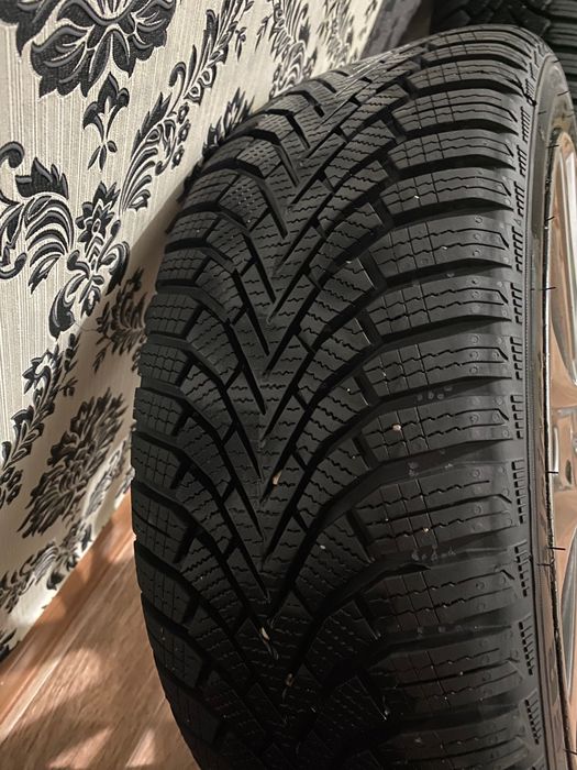 Камрики 16 два комплекта резины