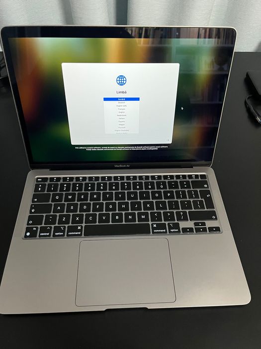 MacBook Air 13 M1 8GB 256GB cutie+accesorii originale, impecabil