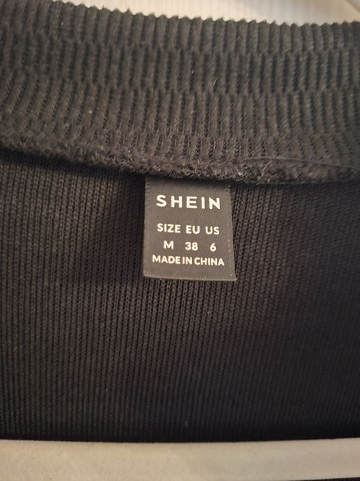 Crop top cu mâneci lungi și fermoar