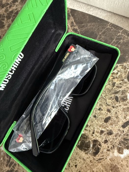 Слънчеви очила Love Moschino