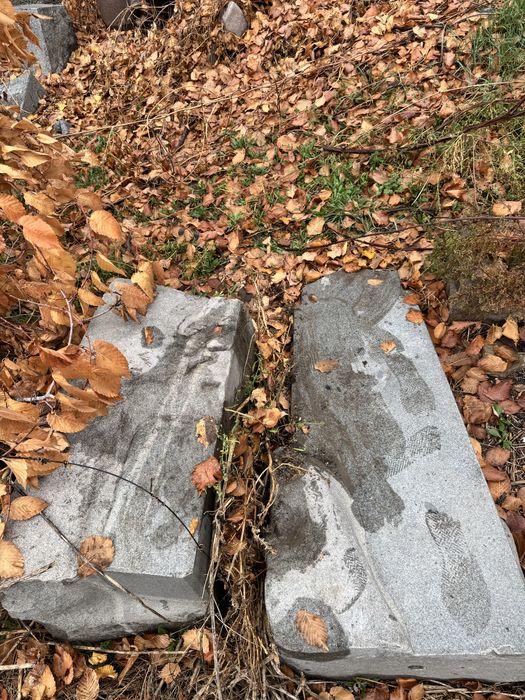 Продам памятники+тумба  (гранит)