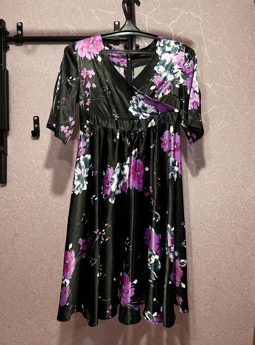 Атласное платье