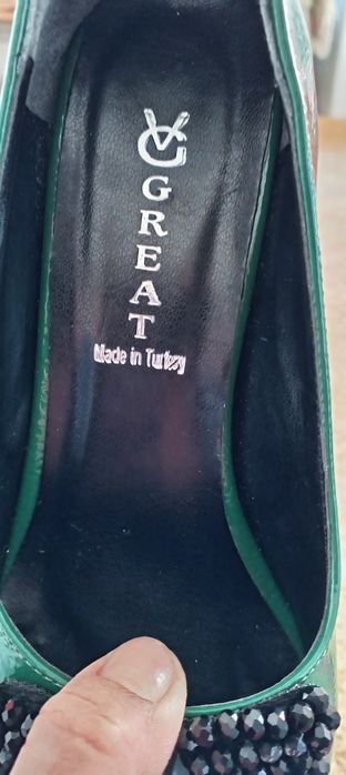 Продам туфли лакированные. Размер 38