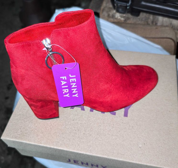 Дамски червени боти