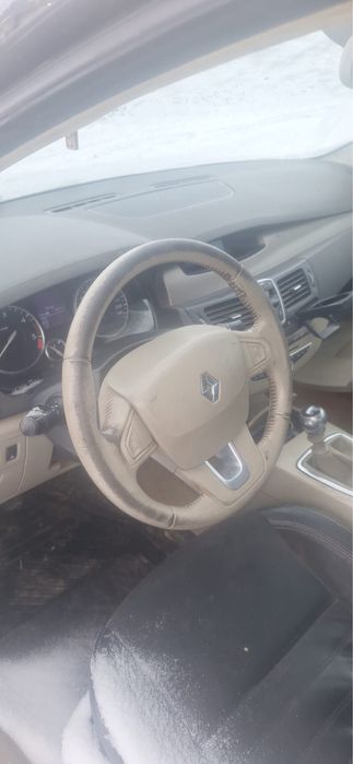 Dezmembrez renault laguna 2008