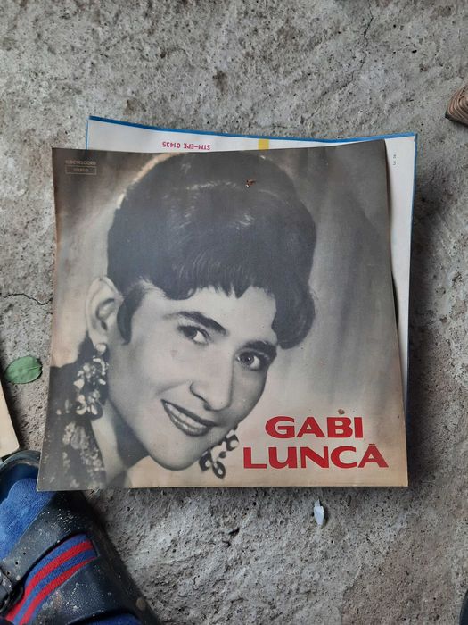 Discuri cu muzica populară