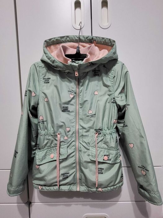 Продам куртки на девочку