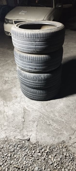 Шина летная 245/45/19