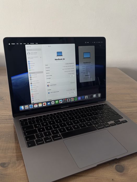 Macbook Air 13” Retina 2020 i3 8 GB RAM 256 SSD В отлично състояние