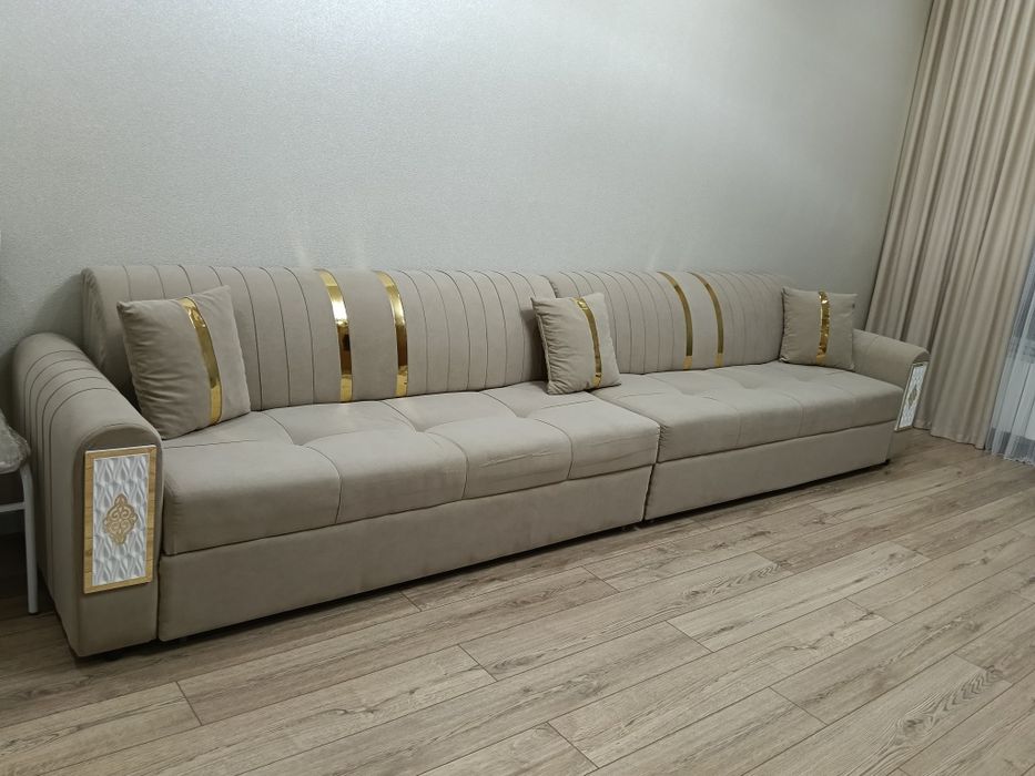 Продам диван 4 метра