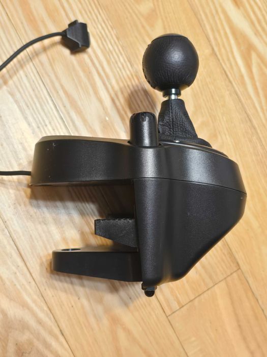 Volan logitech G29 + schimbator logitech H-pattern