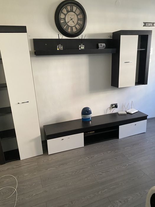 Inchiriez apartament